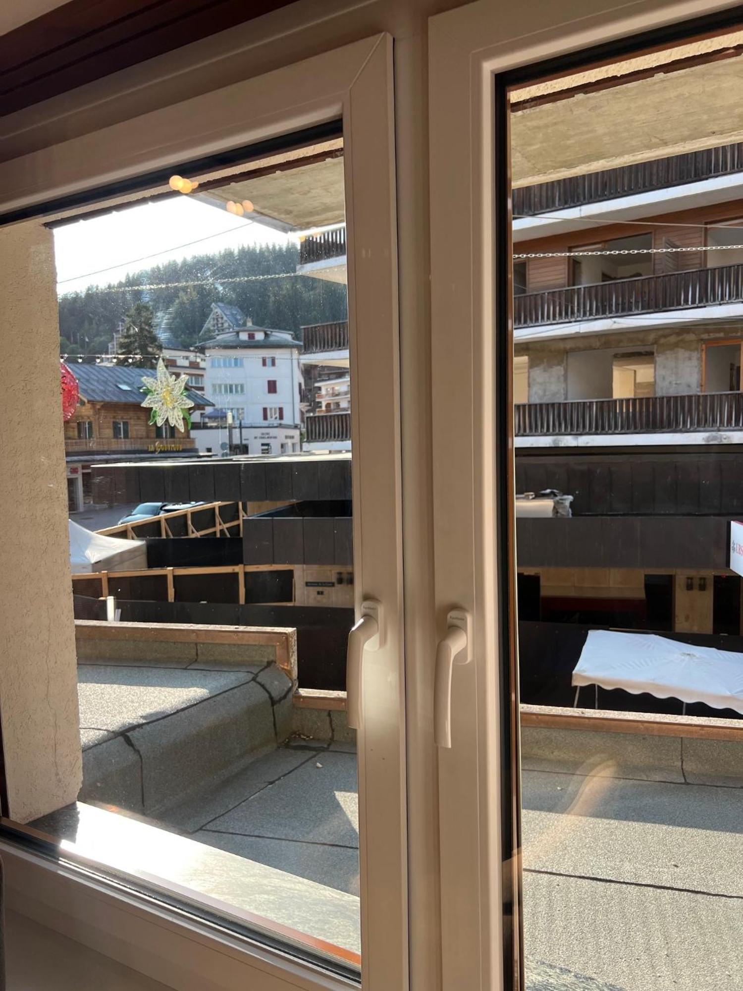 La Perle Montana Lägenhet Crans-Montana Exteriör bild